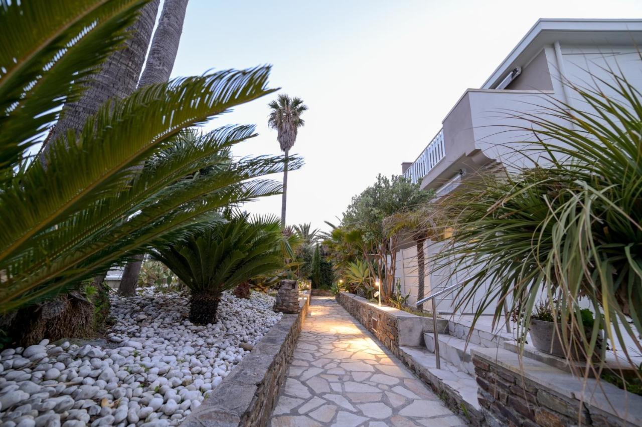 Residence La Menado Cavalaire-sur-Mer Eksteriør billede