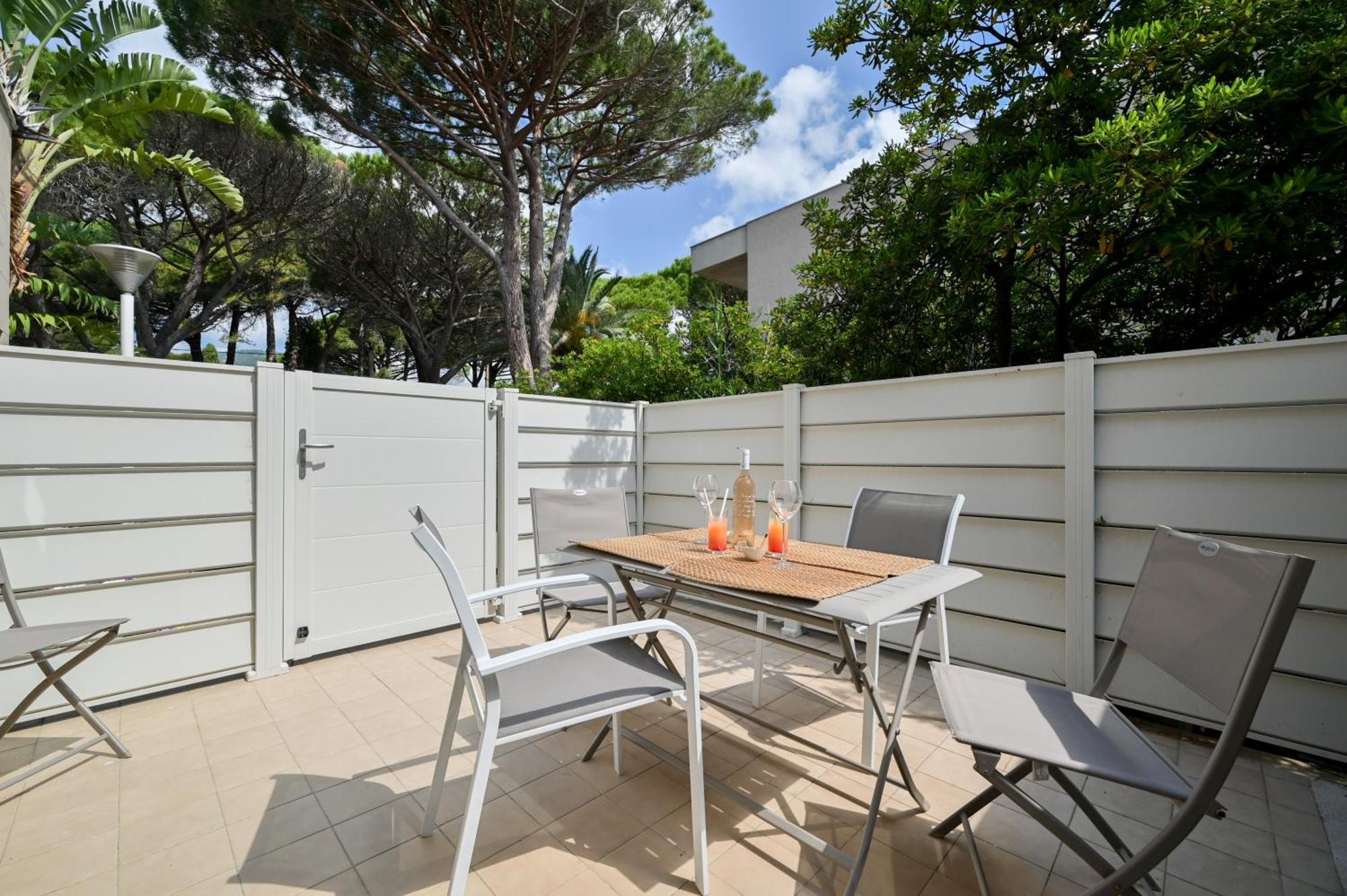 Residence La Menado Cavalaire-sur-Mer Eksteriør billede